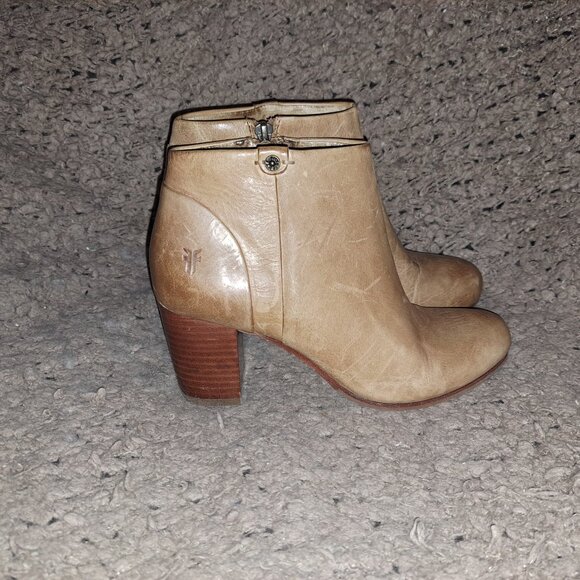 FRYE-Ciera-Shootie/Bootie-Tan Leather-Side Zip-Stacked 2.75" Heel-Sz 6.5-Good - Picture 5 of 8